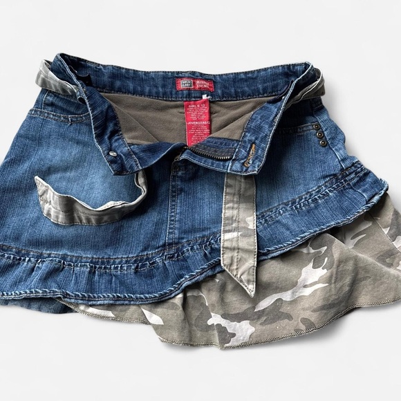 Denim and Camouflage Mini Skirt - Picture 3 of 7